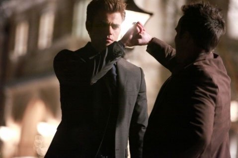 Capa do Seriado The Vampire Diaries Episódio S01E18