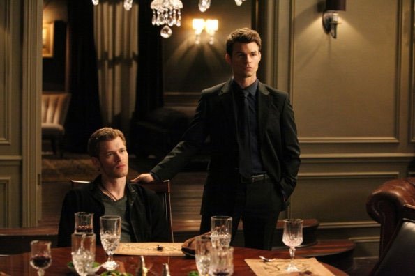 Capa do Seriado The Vampire Diaries Episódio S03E13